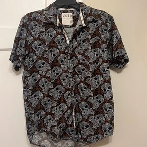 Men’s button down short sleeve skull shirt